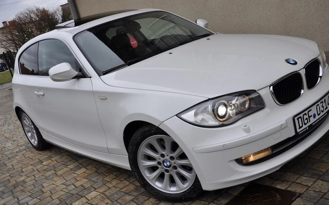 BMW Seria 1 cena 22500 przebieg: 240000, rok produkcji 2010 z Bełchatów małe 326